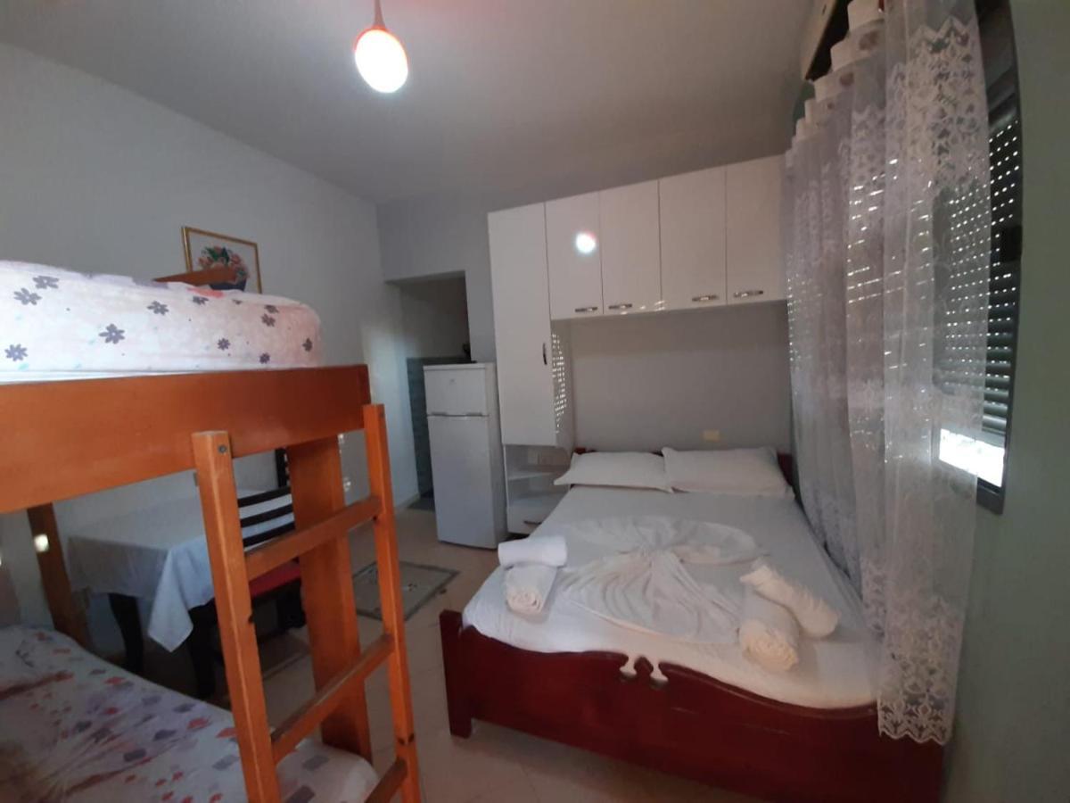 Villas Apartments Shahaj Vlorë 外观 照片