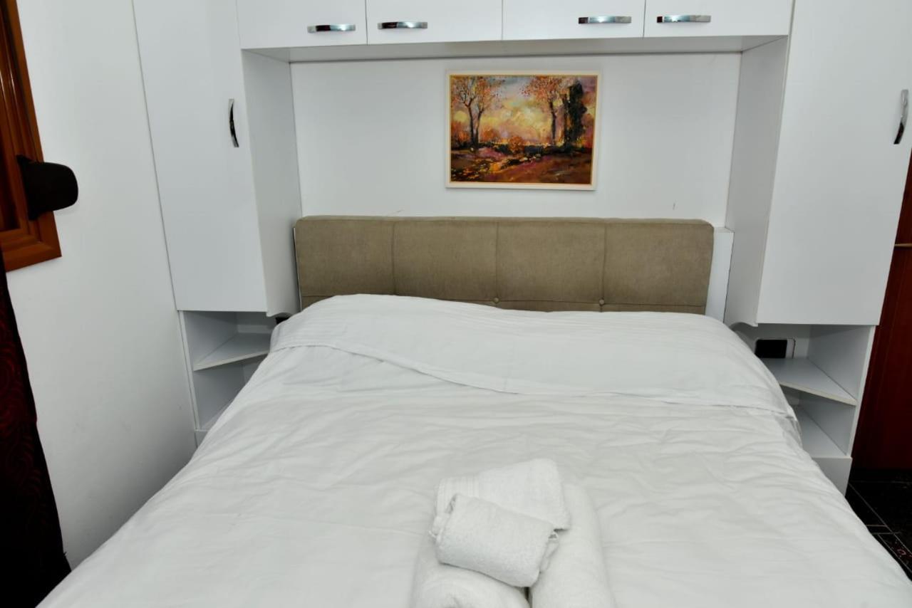 Villas Apartments Shahaj Vlorë 外观 照片